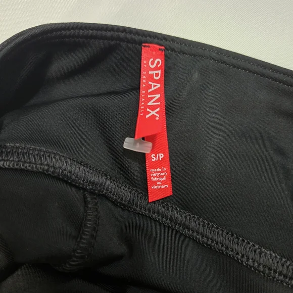 SPANX Shiny Black Leggings NWT SIZE  SMALL - Picture 5 of 12
